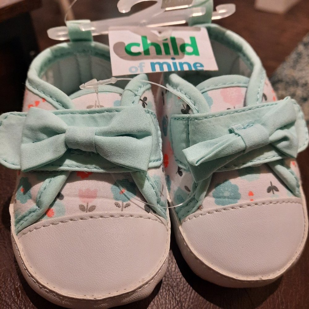 Carter's 0-3months girls spring shoes. NWT